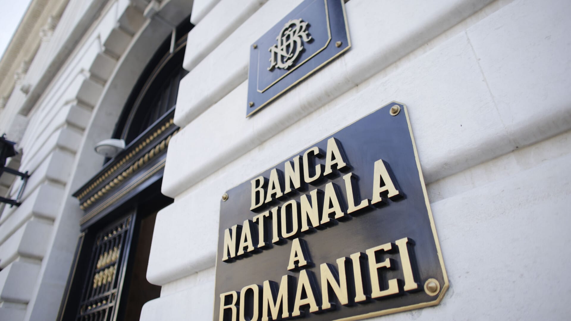 Piața așteaptă decizia BNR